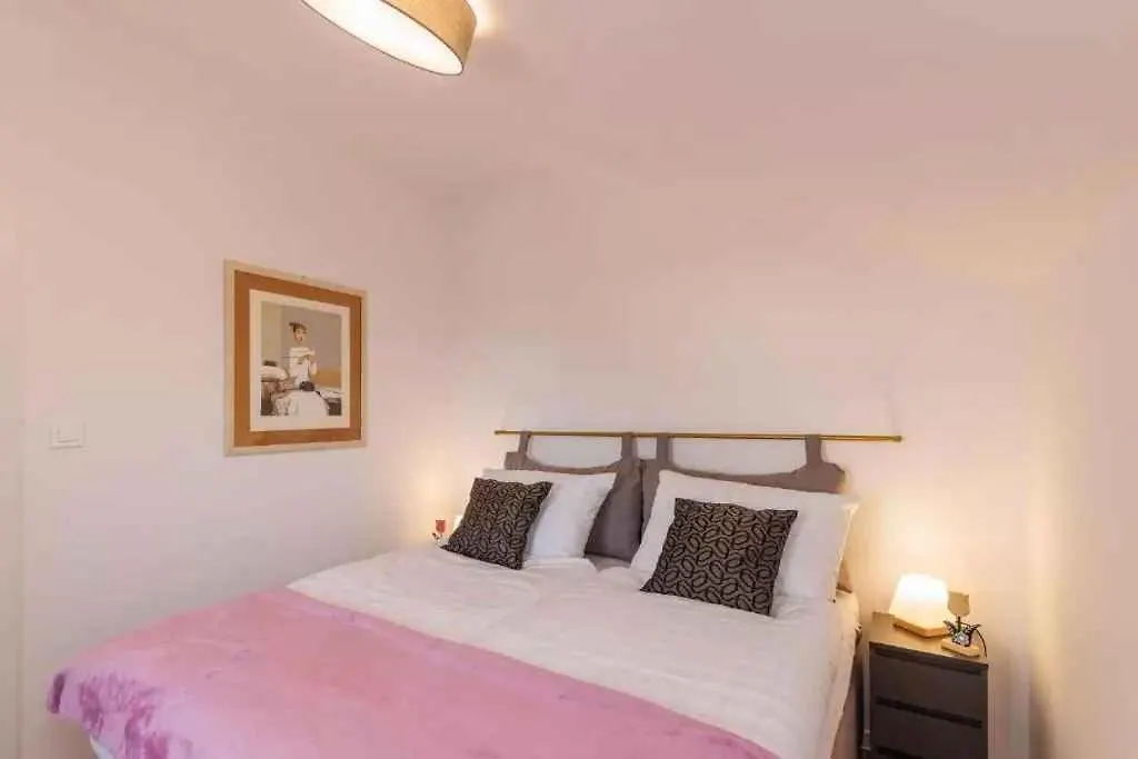 Apartment In Selce 51720