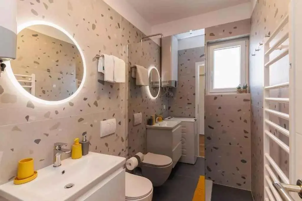 Apartment In Selce 51720